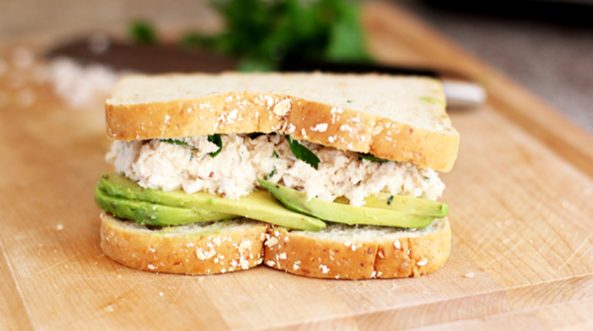 Güne daha dinç ve enerjik başlamak için benzersiz bir sandviç tarifi! Lezzetine aşık olacaksınız