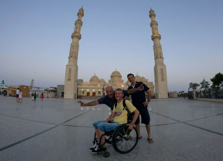 Gezme aşkı engel tanımadı! Tekerlekli sandalyesiyle dünyayı dolaşan seyyah: Slave Skrobot G5