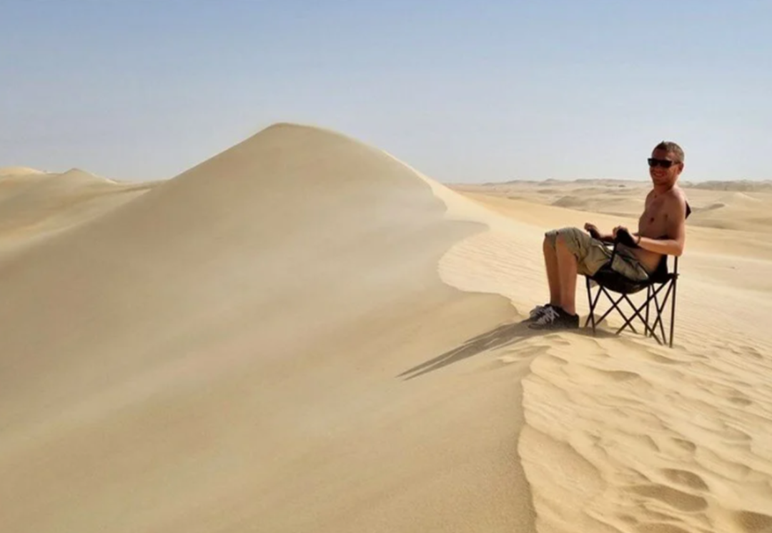 Gezme aşkı engel tanımadı! Tekerlekli sandalyesiyle d&uuml;nyayı dolaşan seyyah: Slave Skrobot