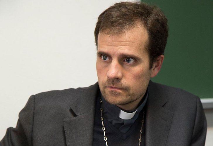 İspanyol piskopostan 'yasak aşk' istifası