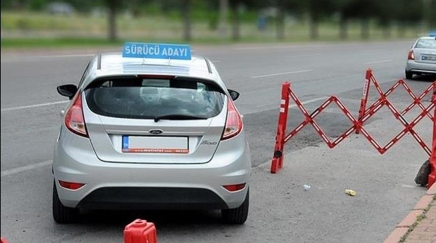 Ehliyet sınavı sonu&ccedil;ları bug&uuml;n saat ka&ccedil;ta a&ccedil;ıklanacak? Ehliyet sınavı soru ve cevapları yayınlandı! 