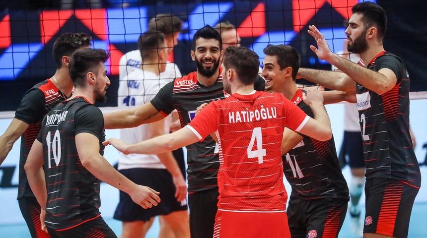 Filenin Efeleri: A Milli Erkek Voleybol Takımı Finlandiya&rsquo;ya 3-2 yenilerek grup &uuml;&ccedil;&uuml;nc&uuml;s&uuml; oldu, Sırbistan&rsquo;la eşleşti