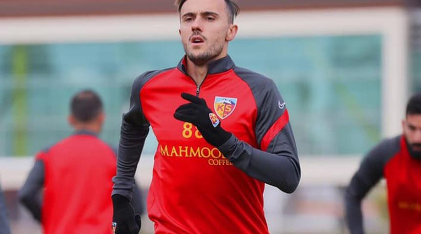 Fernandes ve Gustavo’nun lisansı çıktı