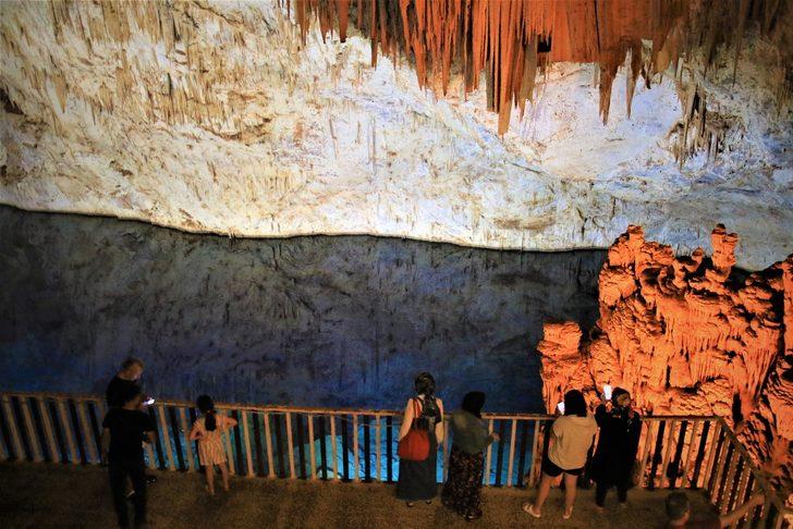 Gilindere Mağarası, buzul çağını yansıtıyor! Görenleri mest ediyor G1