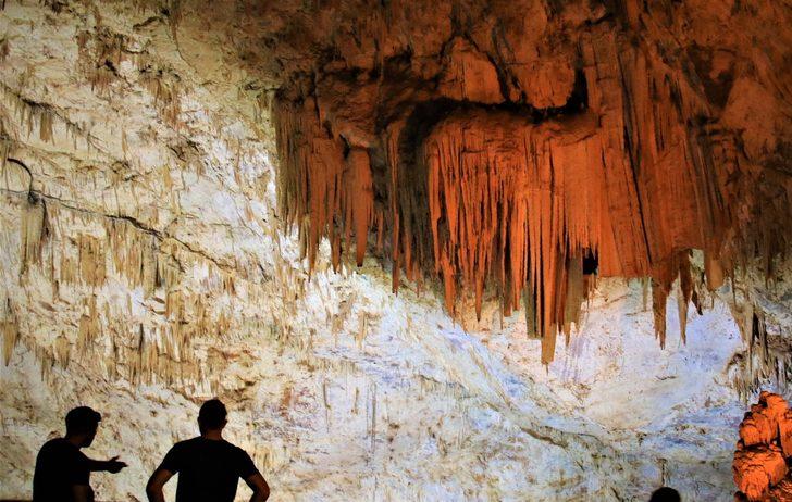 Gilindere Mağarası, buzul çağını yansıtıyor! Görenleri mest ediyor G4
