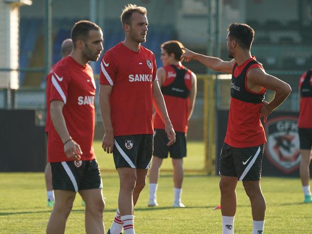  Gaziantep FK'ya 14 oyuncu geldi, 13 oyuncu gitti