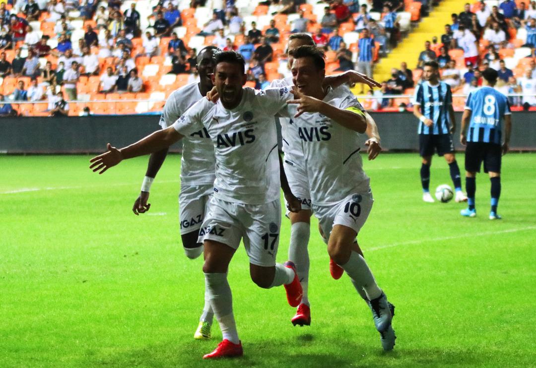 Fenerbah&ccedil;e'de Mesut &Ouml;zil kendine takım bakıyor iddiası