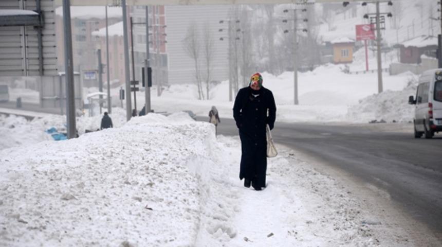 İstanbul'da kar yeniden başladı