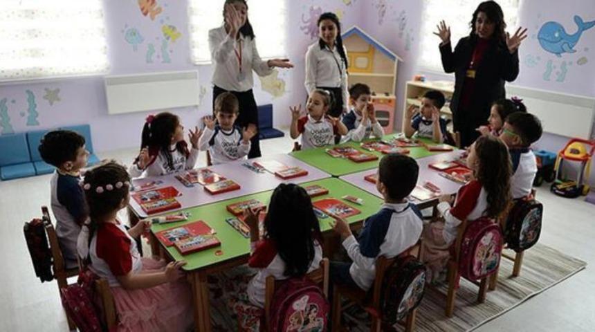 Zorunlu eğitim yaşı 5'e iniyor