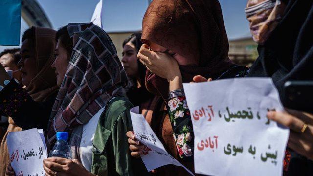 Afganistan dan tahliye u&ccedil;uşları Taliban ın izniyle yeniden başladı 1