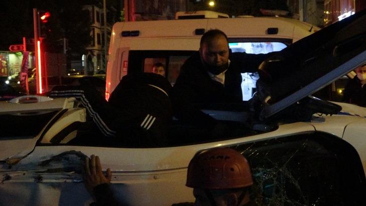 Şüpheli aracı kovalayan polis otosu kaza yaptı: 2 polis yaralandı G3