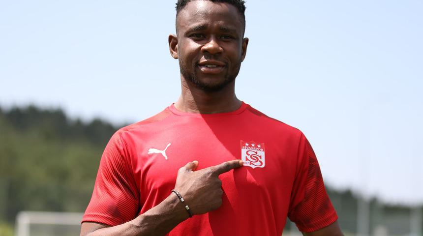 Sivasspor’a Leke James’ten kötü haber!