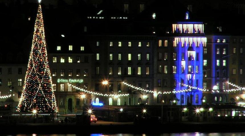 İsveç yeni yıla havai fişek kazalarıyla girdi