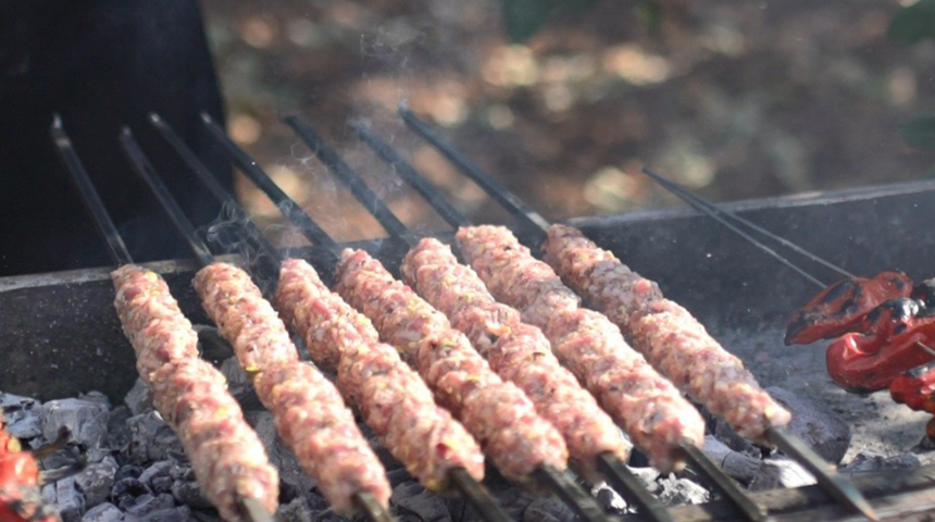 Şanlıurfa’nın fıstık gibi kebabı! Lezzeti damak çatlatıyor
