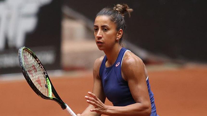 Çağla Büyükakçay çeyrek finalde