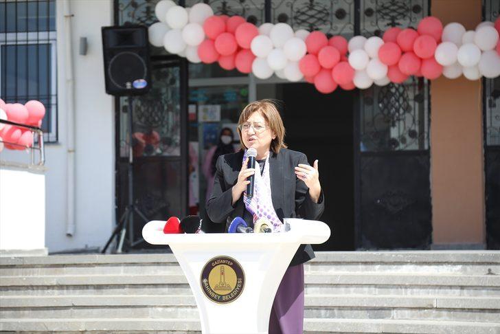 Gaziantep'te okula başlayan 60 bin öğrenciye çanta ve kırtasiye malzemesi dağıtıldı G1