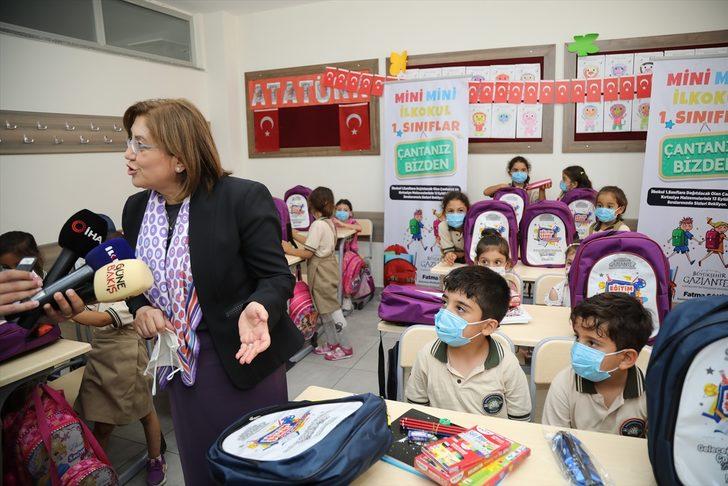 Gaziantep'te okula başlayan 60 bin öğrenciye çanta ve kırtasiye malzemesi dağıtıldı G2