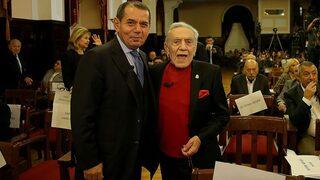 Aydemir Akbaş gözyaşlarına hakim olamadı 