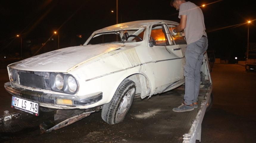 Adana'da iki otomobil çarpıştı: 1 ölü, 2 yaralı