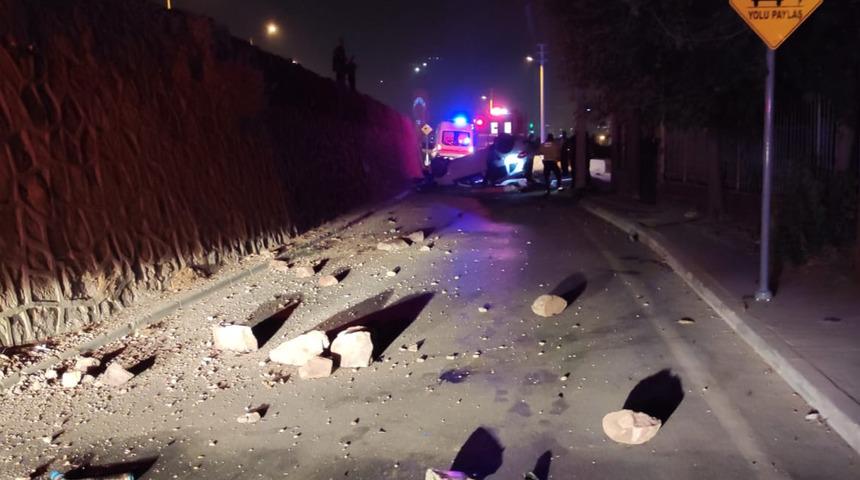 İzmir'de feci kaza! Sürücü araçtan fırlayarak hayatını kaybetti