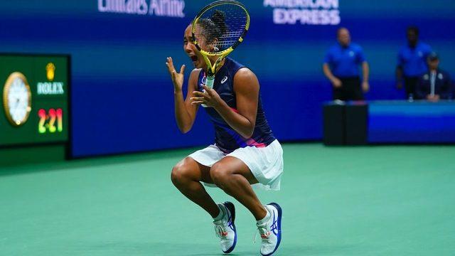 Raducanu'nun finalde rakibi Laylah Fernandez, tenis dünyanın bir diğer yükselen genç yıldızı.