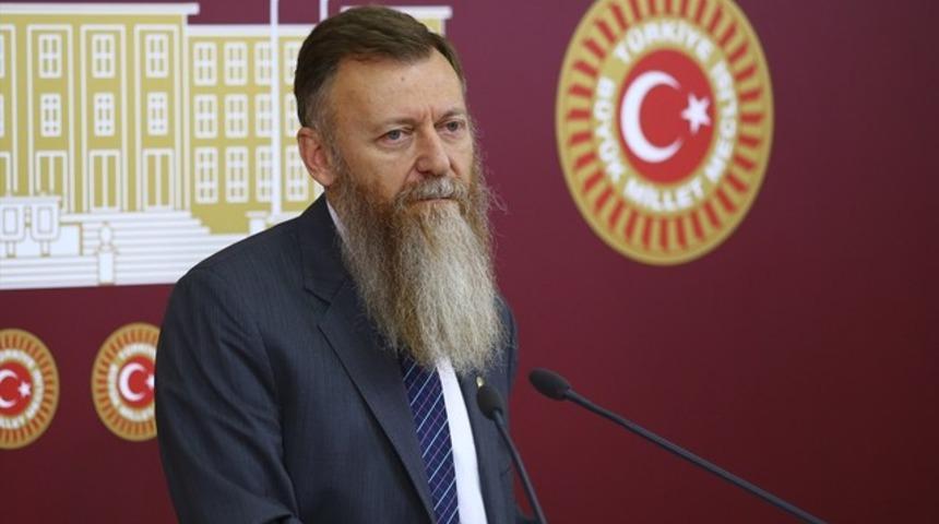 CHP'li vekil Aytuğ Atıcı OHAL'in kaldırılması için sakal kesmeme eylemini sürdürüyor