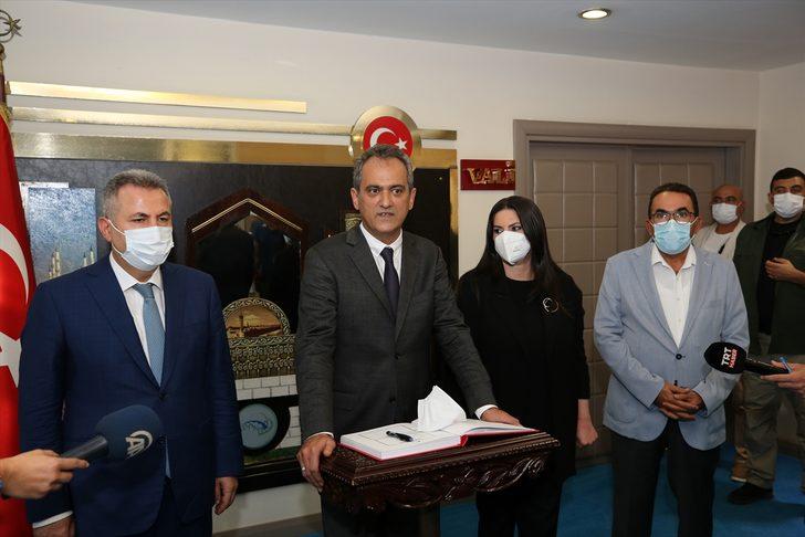 Bakan Özer: "Kovid-19 vakası nedeniyle kapatılan, eğitim öğretime ara veren okulumuz bulunmamaktadır" G3