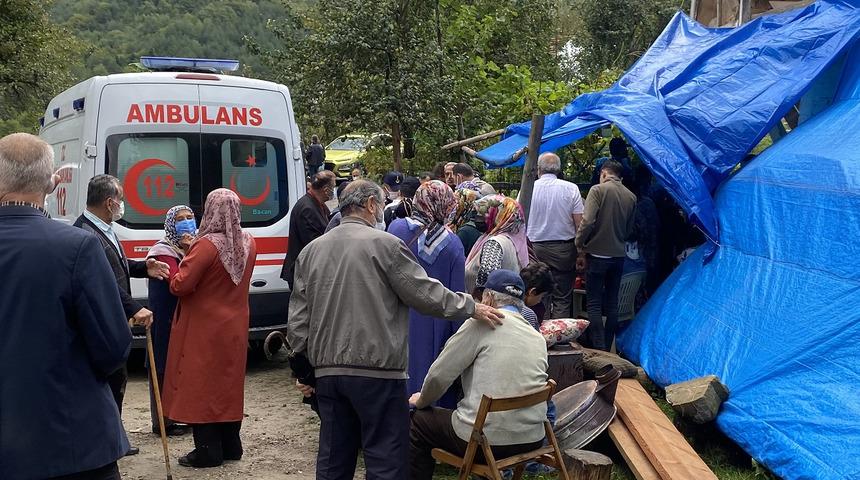 Bartın'da taziye evinde balkon çöktü: 13 yaralı