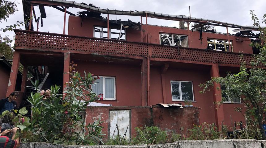 Köpek beslemesinden şikayet eden kişinin evini yaktı