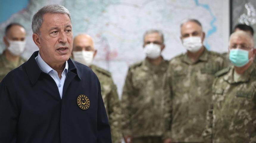 Savunma Bakanı Hulusi Akar sınır hattında: 'İdlib'de şehitlerimizin kanları yerde kalmayacak'