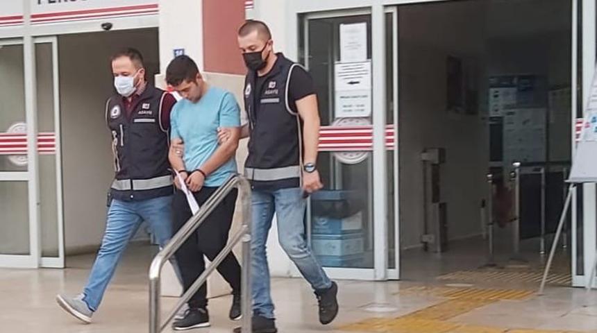 Önce otogarda, sonra camide hırsızlık yaptı! Uykusunda yakalandı