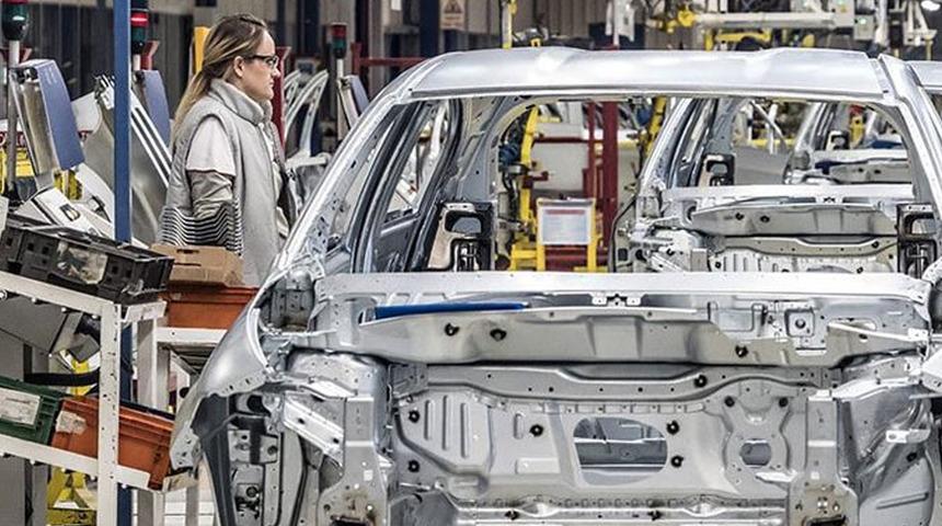 Çip krizi Toyota'yı vurdu! Araç üretimini düşürüyor