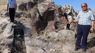 Defineciler kaya mezarları talan etti! Mezarları boşaltıp kapaklarını çaldılar