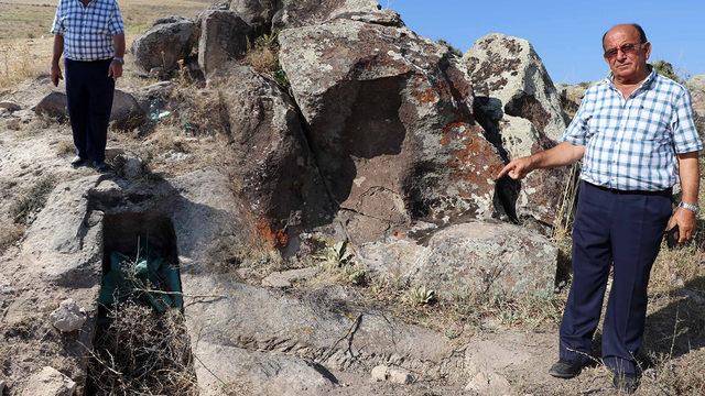 Defineciler kaya mezarları talan etti! Mezarları boşaltıp kapaklarını çaldılar