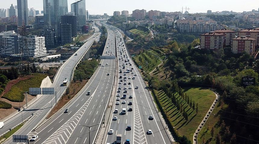 FSM Köprüsü araçlara kapatıldı, TEM'de yoğun trafik oluştu