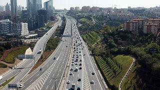 FSM Köprüsü araçlara kapatıldı, TEM'de yoğun trafik oluştu