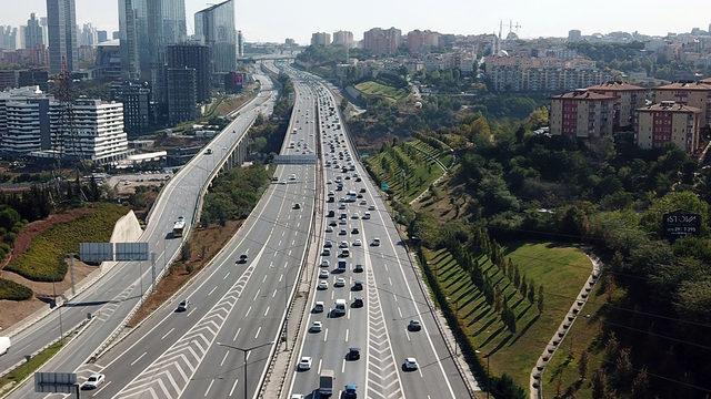 FSM Köprüsü araçlara kapatıldı, TEM'de yoğun trafik oluştu