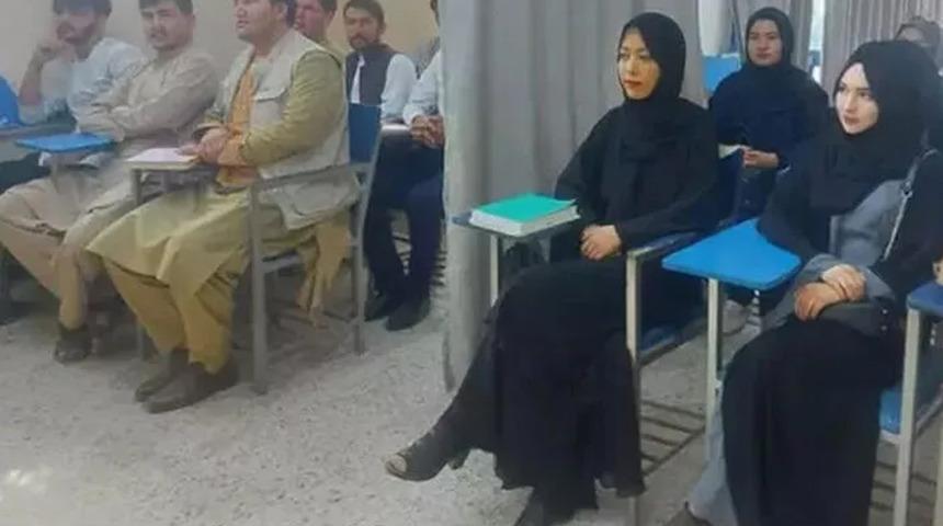 Eğitime Taliban darbesi: Kız ve erkek öğrenciler aynı binada olmayacak