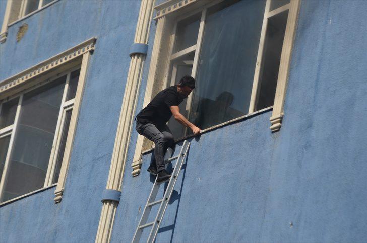 Muş'ta 6 katlı binada çıkan yangında mahsur kalanlar itfaiye ekiplerince kurtarıldı G3