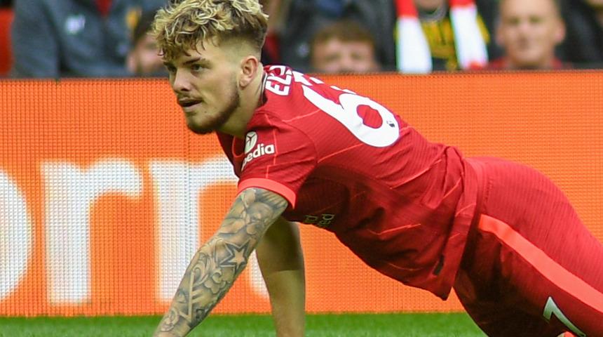 Liverpool'un genç oyuncusu Harvey Elliott'ın ayağı kırıldı
