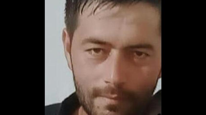 Düğünde havaya ateş etmek istedi! Yanındakini başından vurdu