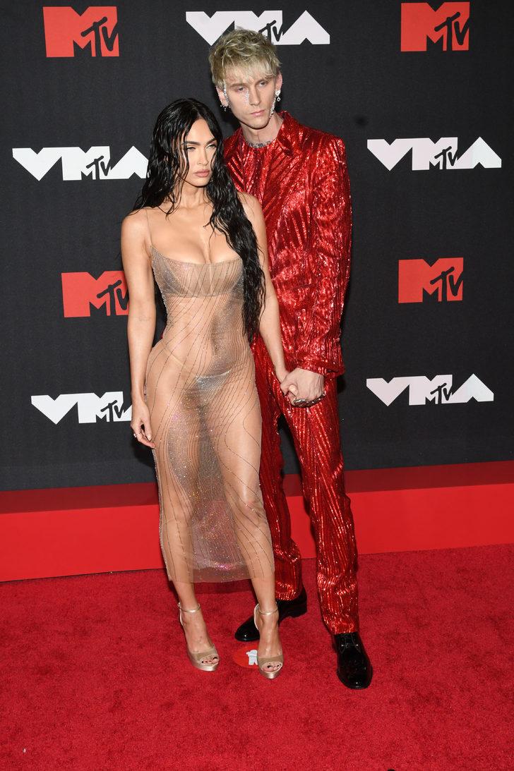 Machine Gun Kelly ile Megan Fox MTV Video Müzik Ödülleri gecesine damga vurdu G5