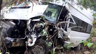 Osmaniye'de öğrenci servisi dereye uçtu! Yaralılar var