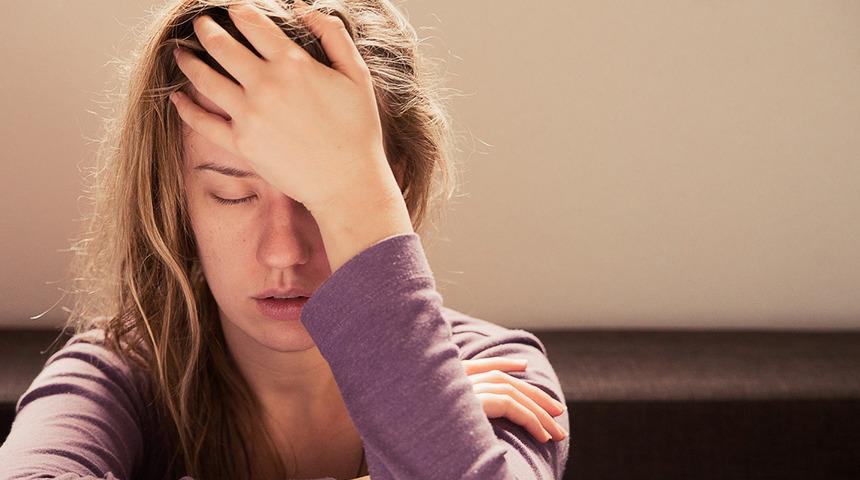 Demir eksikliğinde bu belirtilere dikkat: Toprak veya buz yeme isteği görülebilir