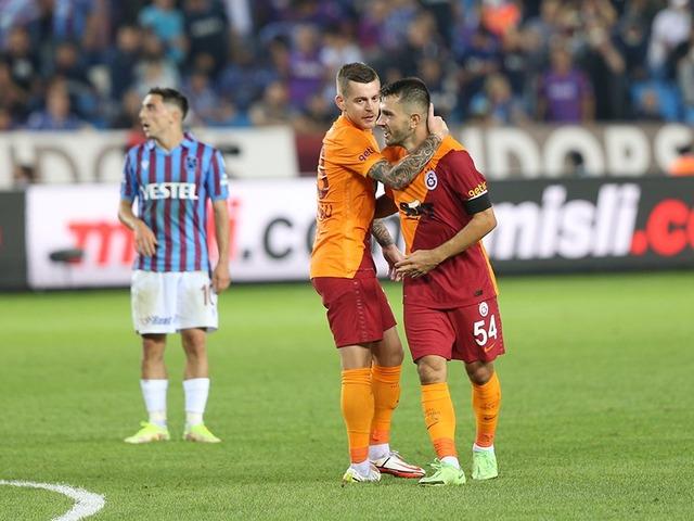 Yıldız isimden kariyerinde bir ilk