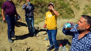 Türkiye'nin dört bir yanından Muş'a geliyorlar: Şifa değil mikrop saçıyor