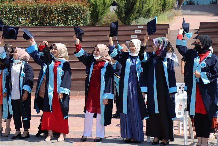 Kilis 7 Aralık Üniversitesinde mezuniyet töreni düzenlendi G4
