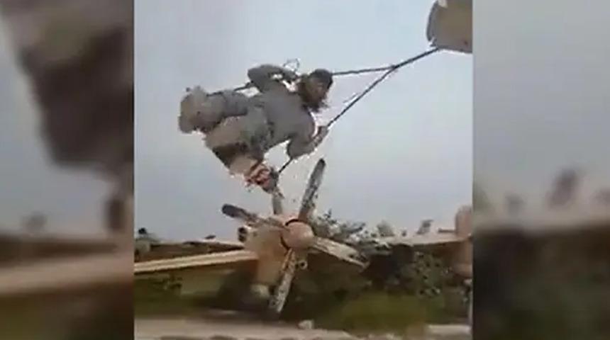 Çin, ABD ile alay etti: Taliban uçaklarınızı salıncağa çevirdi