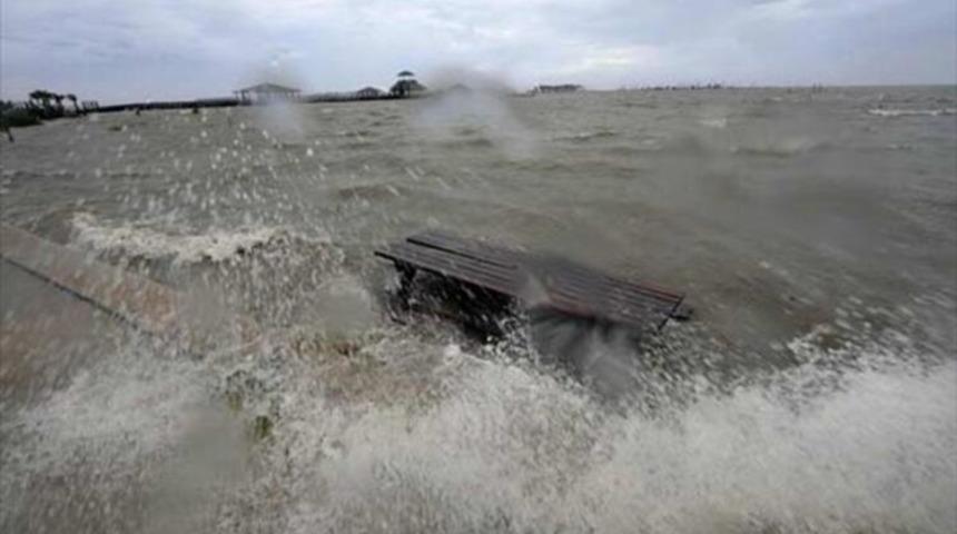 Lili Kasırgası, ABD sahillerinde  