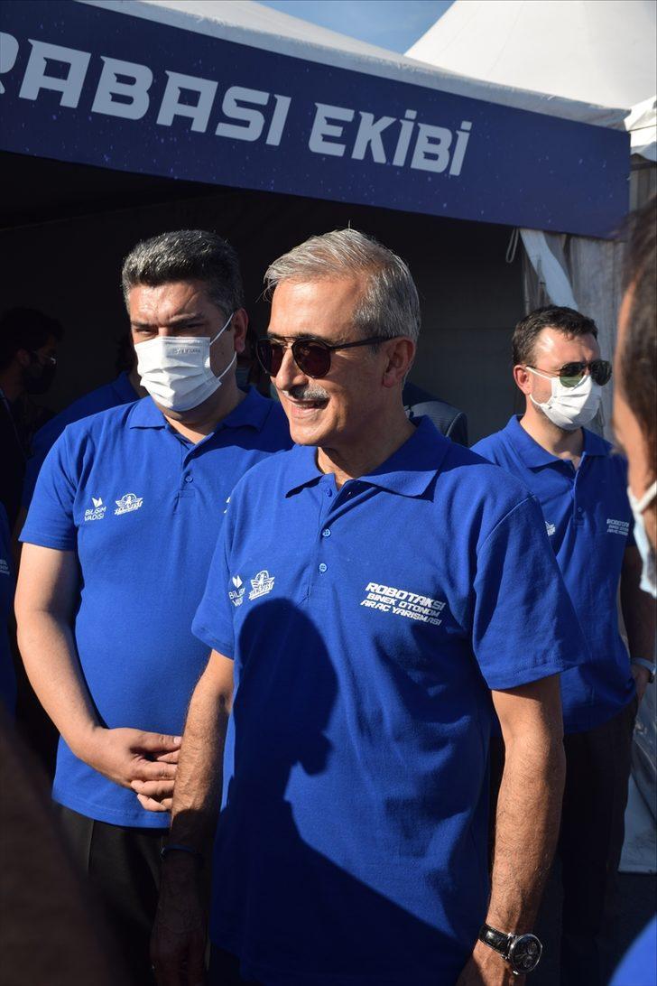 Cumhurbaşkanlığı Savunma Sanayii Başkanı Demir, TEKNOFEST'te yarışlara katılan otonom araçları inceledi: G1